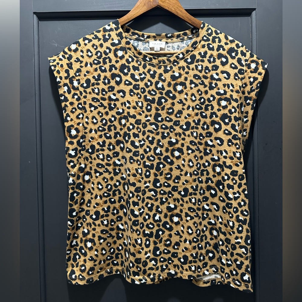 Le Lis Animal Print Cap Sleeve Tee